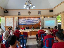 Aparatur Pemerintah Kalurahan Ngeposari Laksanakan Studi Tiru ke Desa Kandung